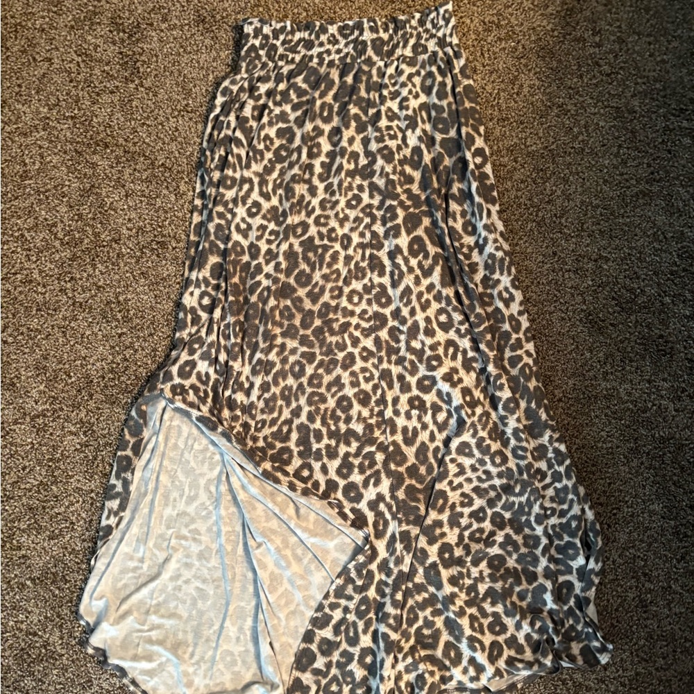 Leopard Print Maximum Skirt